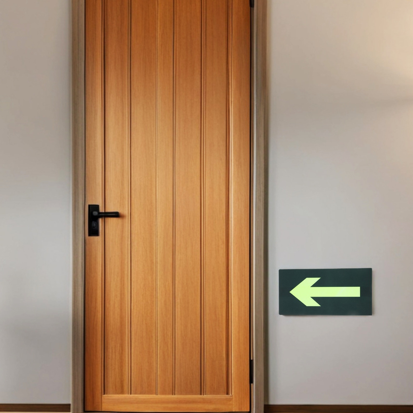 8枚入り 暗闇で光る防水非常口矢印ステッカー 自己粘着式防火 - Emergency Exit Sign のレビューと価格